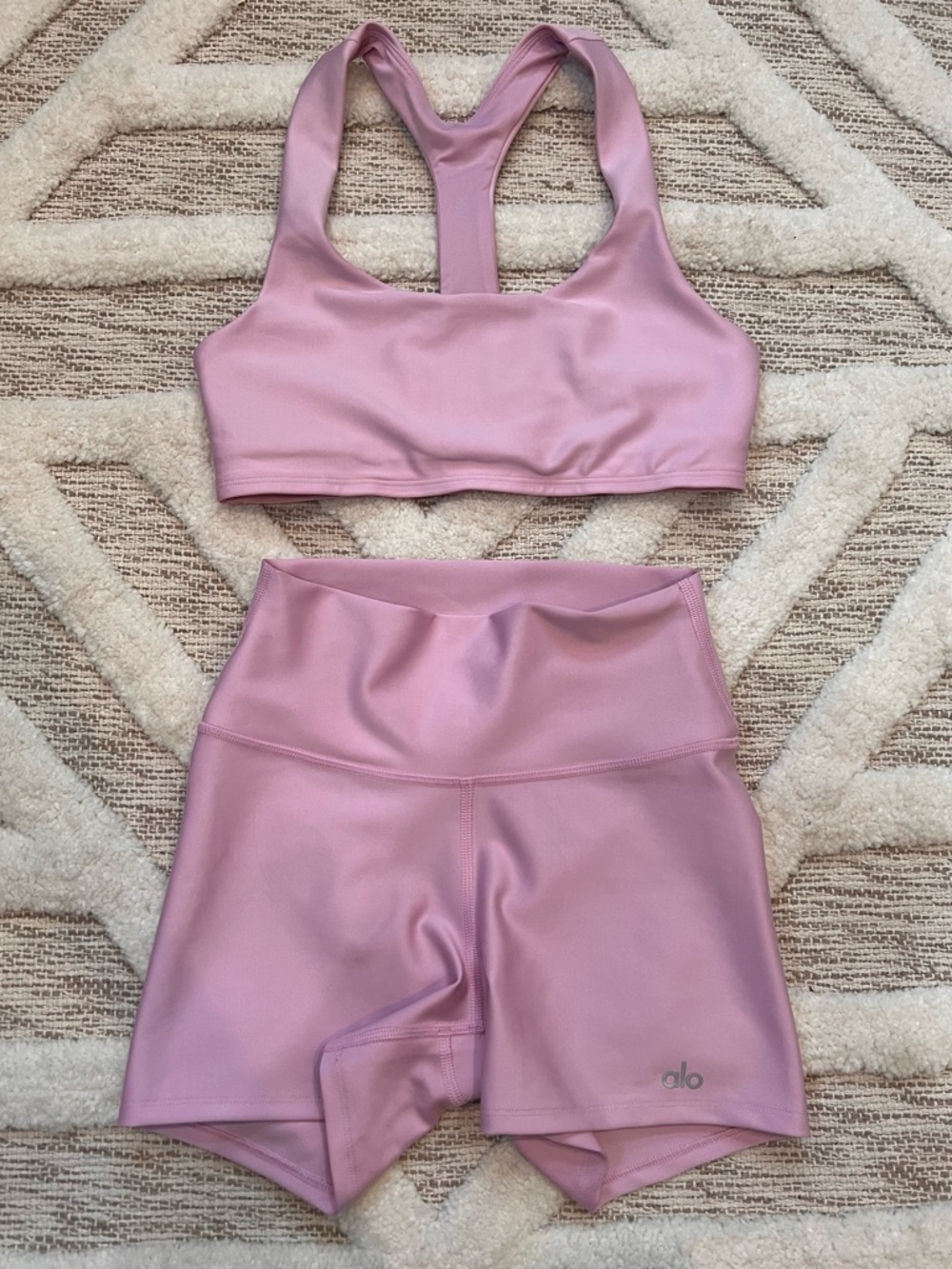 Set! ALO Highwaist Airlift 3”shorts XS & matching Bra S Sugar Plum Pink
